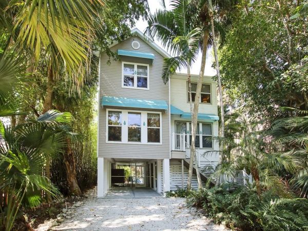 Beautiful Captiva Island Vacation Home Sleeps 8 Guests