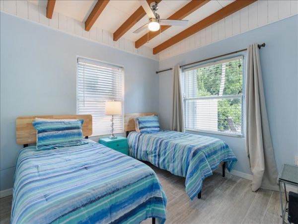 Anna Maria Vacation Duplex Sleeps 4 Guests
