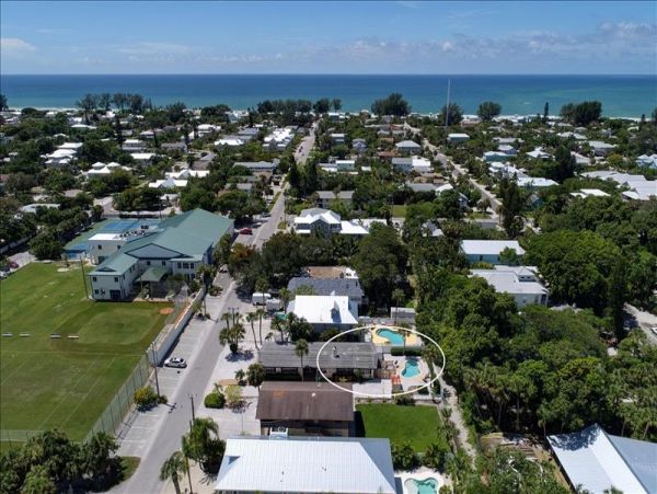 Anna Maria Vacation Duplex Sleeps 4 Guests