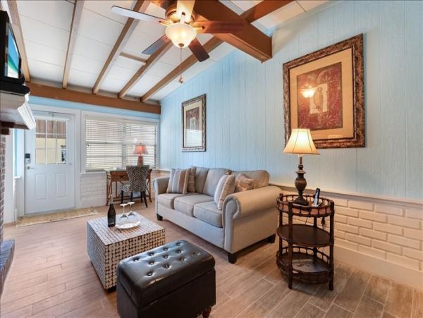 Anna Maria Vacation Duplex Sleeps 4 Guests