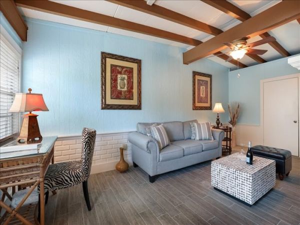 Anna Maria Vacation Duplex Sleeps 4 Guests