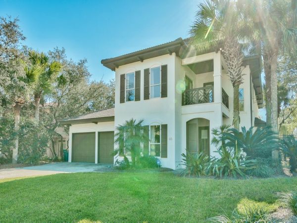 Luxurious 6- Bedrooms Walk to Beach Rental Home in Destin