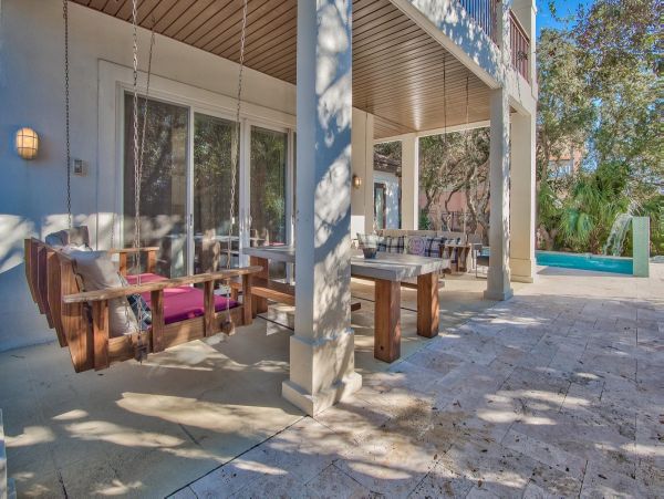 Luxurious 6- Bedrooms Walk to Beach Rental Home in Destin