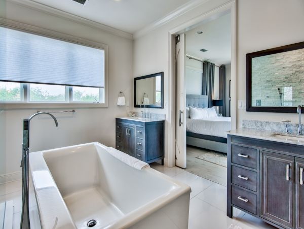 Luxurious 6- Bedrooms Walk to Beach Rental Home in Destin