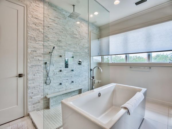 Luxurious 6- Bedrooms Walk to Beach Rental Home in Destin