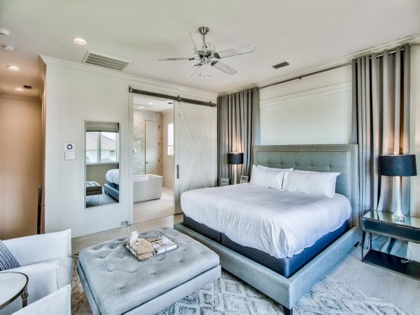 Luxurious 6- Bedrooms Walk to Beach Rental Home in Destin