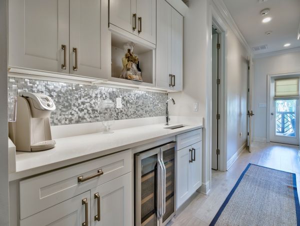 Luxurious 6- Bedrooms Walk to Beach Rental Home in Destin