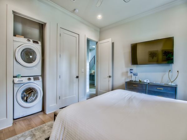 Luxurious 6- Bedrooms Walk to Beach Rental Home in Destin