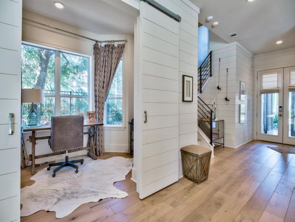 Luxurious 6- Bedrooms Walk to Beach Rental Home in Destin