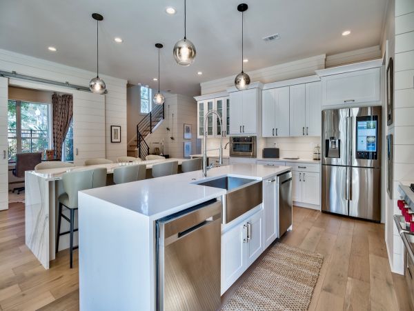 Luxurious 6- Bedrooms Walk to Beach Rental Home in Destin