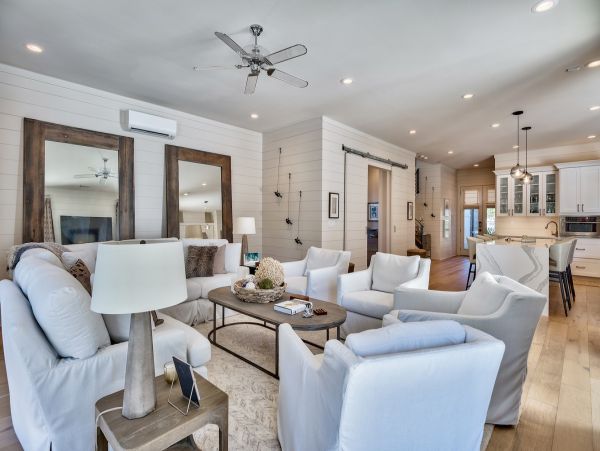 Luxurious 6- Bedrooms Walk to Beach Rental Home in Destin