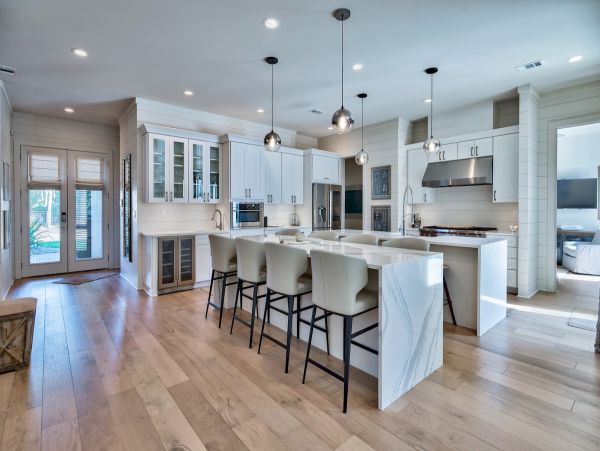 Luxurious 6- Bedrooms Walk to Beach Rental Home in Destin