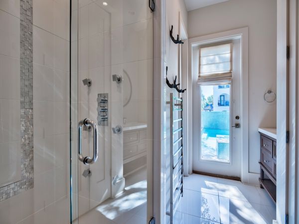 Luxurious 6- Bedrooms Walk to Beach Rental Home in Destin