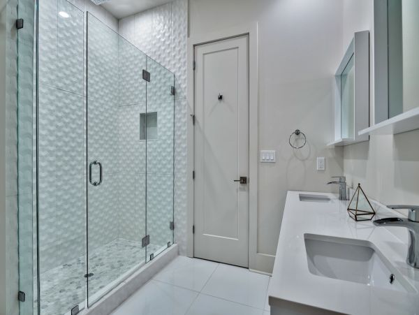 Luxurious 6- Bedrooms Walk to Beach Rental Home in Destin