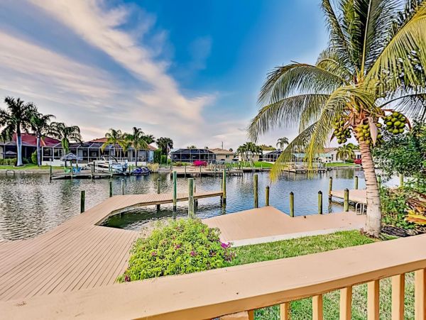 Cape Coral Luxury Vacation Rental Home 4 Bedrooms Sleeps 8