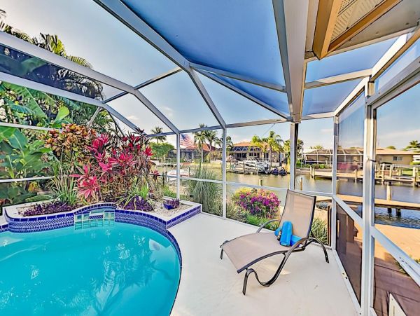 Cape Coral Luxury Vacation Rental Home 4 Bedrooms Sleeps 8