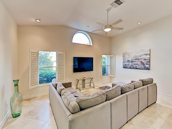 Cape Coral Luxury Vacation Rental Home 4 Bedrooms Sleeps 8