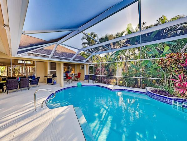 Cape Coral Luxury Vacation Rental Home 4 Bedrooms Sleeps 8