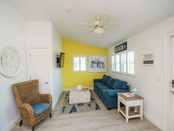 Holmes Beach 2 Bedroom Vacation Duplex with Shared Pool