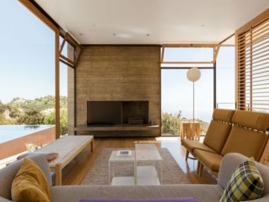 Secluded and Ultra Modern Vacation 4 Bedroom Home with Pool