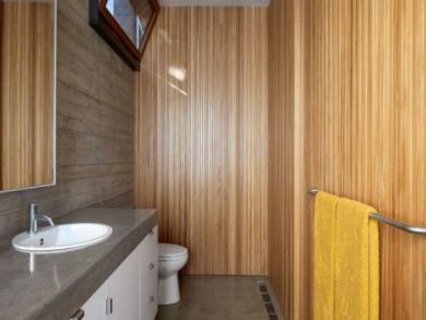 Secluded and Ultra Modern Vacation 4 Bedroom Home with Pool