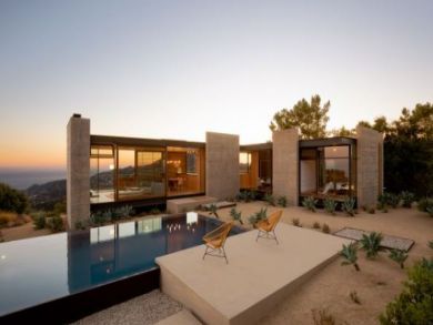 Secluded and Ultra Modern Vacation 4 Bedroom Home with Pool