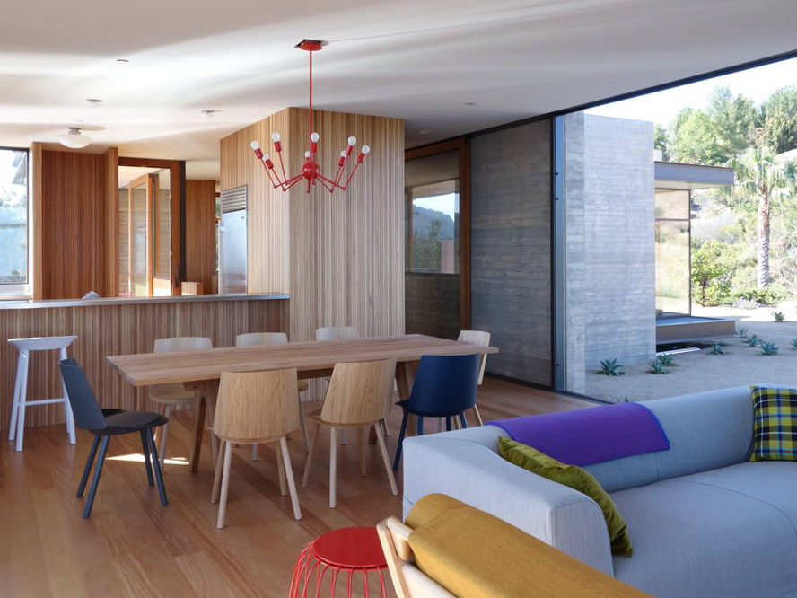 Secluded and Ultra Modern Vacation 4 Bedroom Home with Pool