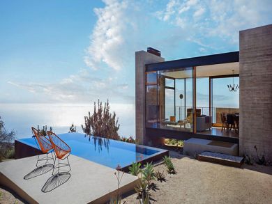 Secluded and Ultra Modern Vacation 4 Bedroom Home with Pool