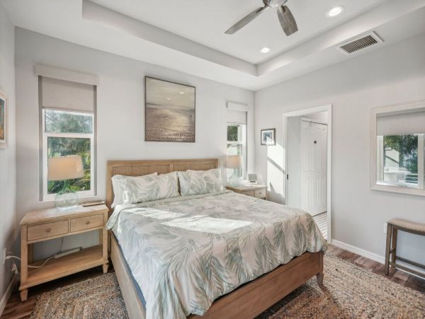 Luxury Longboat Key Monthly Vacation Rental 4-Bedroom Pool Home with Outdoor Kitchen