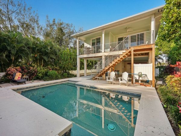 Luxury Longboat Key Monthly Vacation Rental 4-Bedroom Pool Home with Outdoor Kitchen