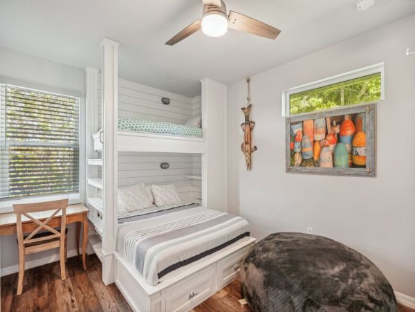 Luxury Longboat Key Monthly Vacation Rental 4-Bedroom Pool Home with Outdoor Kitchen