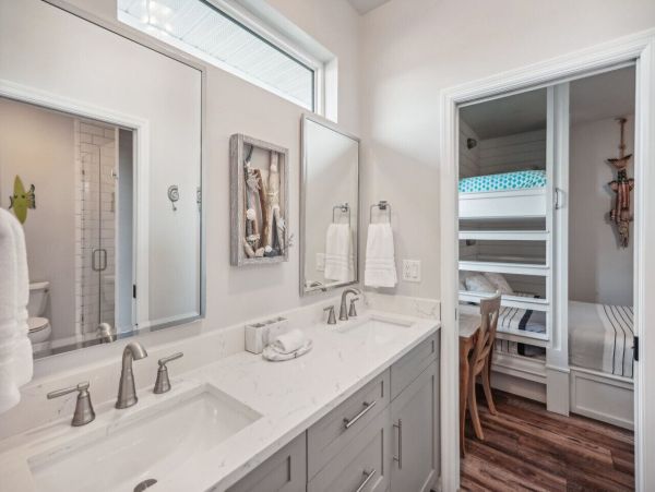 Luxury Longboat Key Monthly Vacation Rental 4-Bedroom Pool Home with Outdoor Kitchen