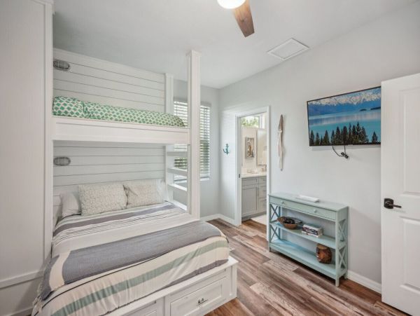 Luxury Longboat Key Monthly Vacation Rental 4-Bedroom Pool Home with Outdoor Kitchen