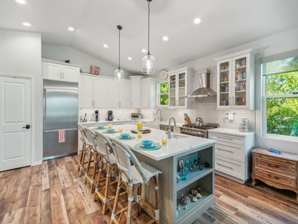 Luxury Longboat Key Monthly Vacation Rental 4-Bedroom Pool Home with Outdoor Kitchen