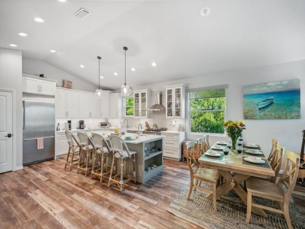 Luxury Longboat Key Monthly Vacation Rental 4-Bedroom Pool Home with Outdoor Kitchen