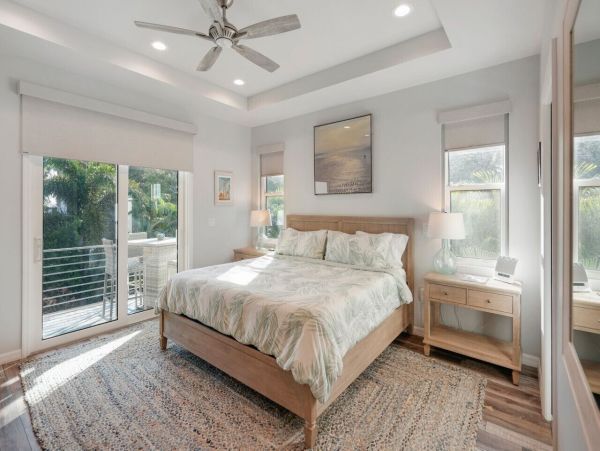 Luxury Longboat Key Monthly Vacation Rental 4-Bedroom Pool Home with Outdoor Kitchen