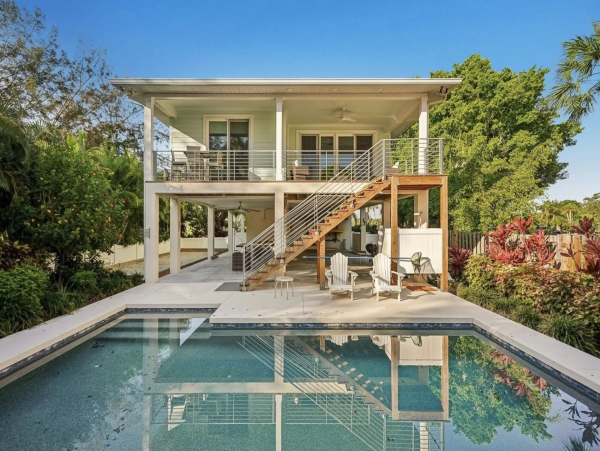Luxury Longboat Key Monthly Vacation Rental 4-Bedroom Pool Home with Outdoor Kitchen