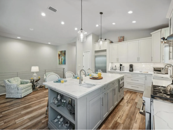 Luxury Longboat Key Monthly Vacation Rental 4-Bedroom Pool Home with Outdoor Kitchen