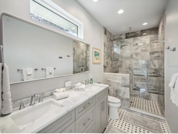 Luxury Longboat Key Monthly Vacation Rental 4-Bedroom Pool Home with Outdoor Kitchen