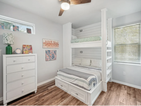 Luxury Longboat Key Monthly Vacation Rental 4-Bedroom Pool Home with Outdoor Kitchen
