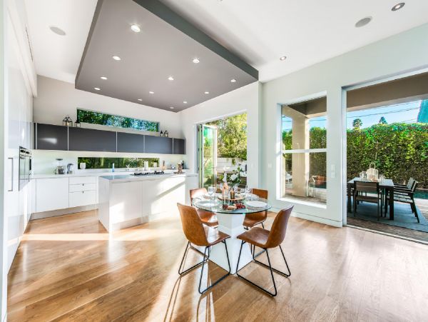 Luxury Five Bedroom Los Angeles Vacation Home with Pool