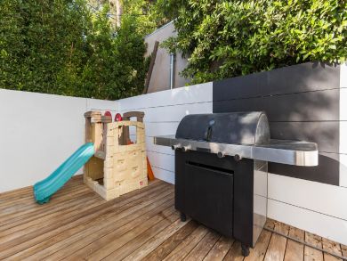 Four Bedroom Plus Den Vacation Pool Home in Los Angeles