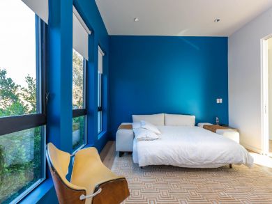 Four Bedroom Plus Den Vacation Pool Home in Los Angeles