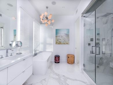 Four Bedroom Plus Den Vacation Pool Home in Los Angeles