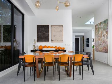 Four Bedroom Plus Den Vacation Pool Home in Los Angeles