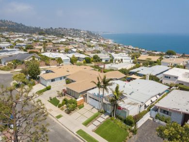 Malibu Four Bedroom Luxury Home with Pool & Spa Sleeps 8