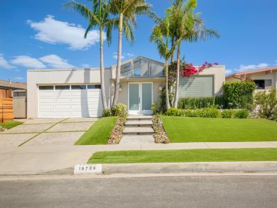 Malibu Four Bedroom Luxury Home with Pool & Spa Sleeps 8