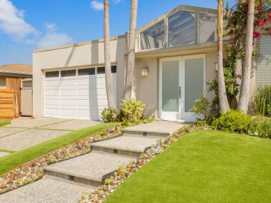 Malibu Four Bedroom Luxury Home with Pool & Spa Sleeps 8