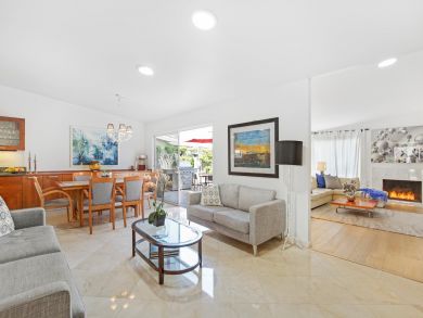 Malibu Four Bedroom Luxury Home with Pool & Spa Sleeps 8