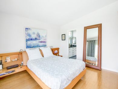 Malibu Four Bedroom Luxury Home with Pool & Spa Sleeps 8